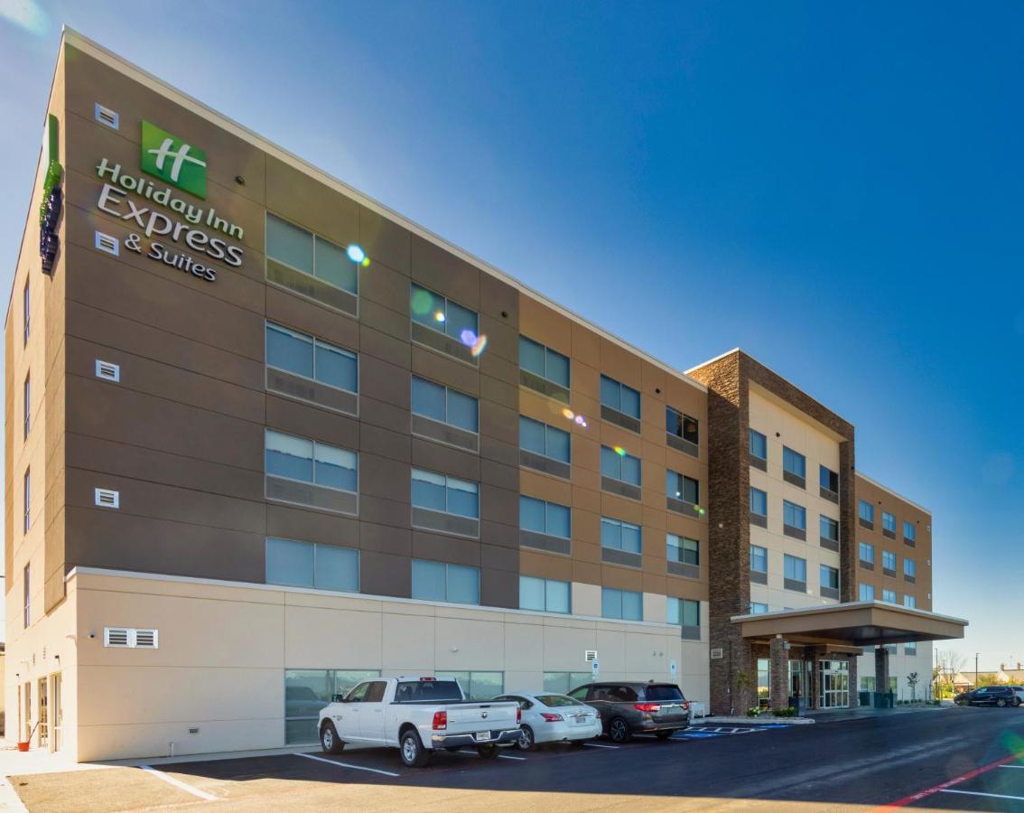 Holiday Inn Express & Suites - Harrisonburg University Area , An Ihg Hotel Exterior photo